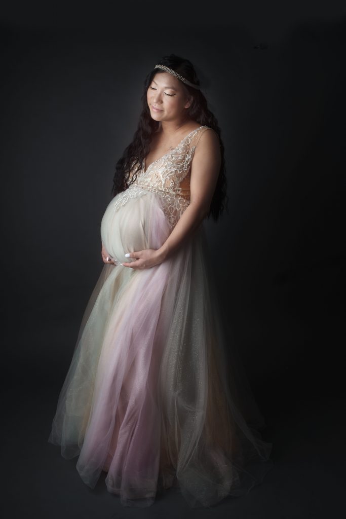Maternity Photographer in Cambridge Ontario